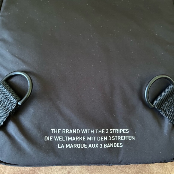 ADIDAS ORIGINALS NWT AUTHENTIC BLACK MICRO CROSSBODY & BACKPACK ALL IN ONE - Picture 14 of 15